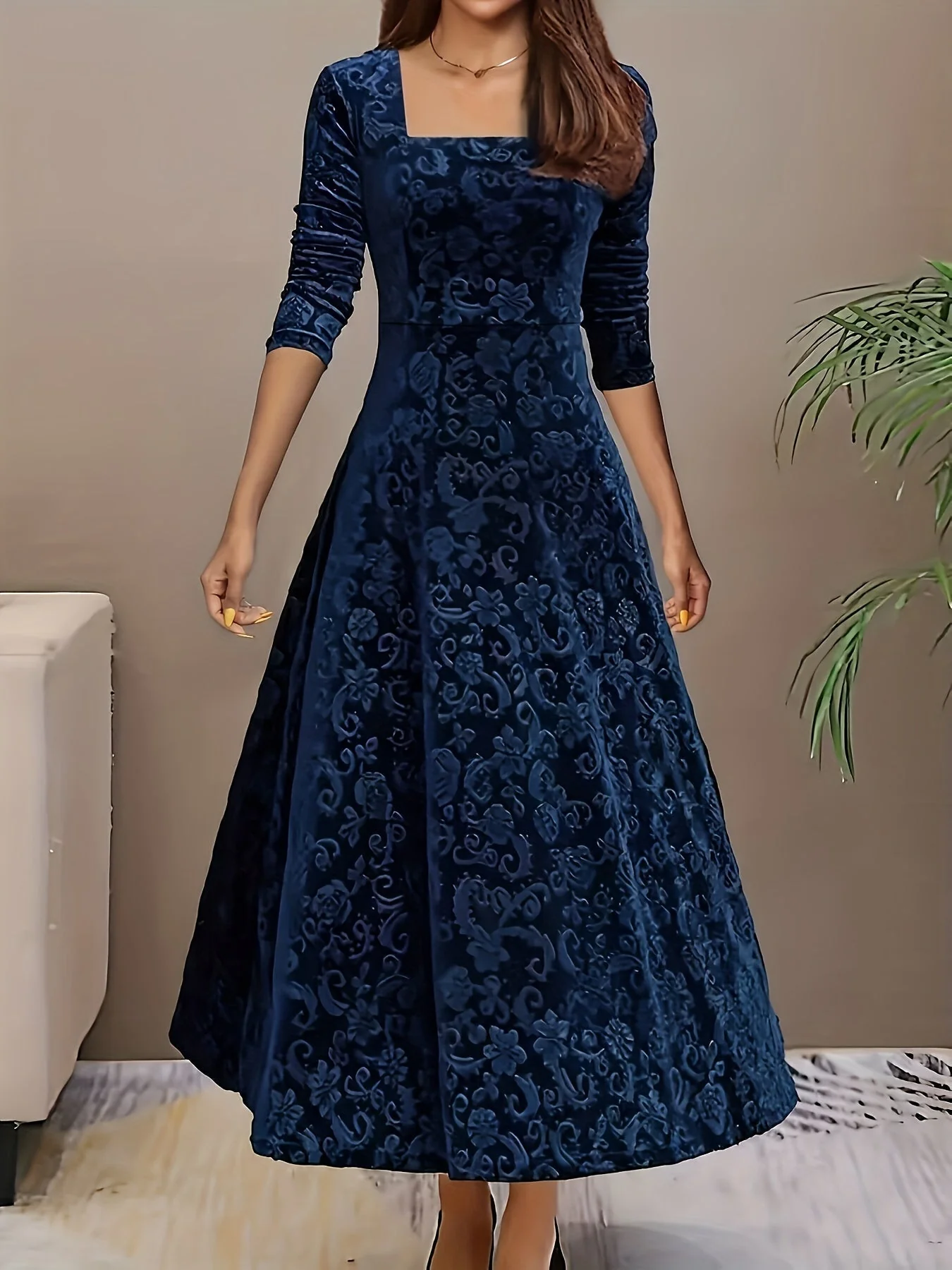 Beata | Elegancka sukienka midi z delikatnym kwiatowym wzorem damska - Image 4