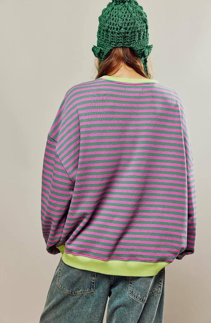 Klaudia | Oversize sweter damski w paski - Image 10