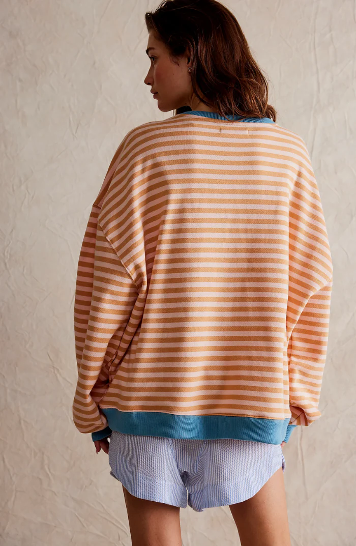 Klaudia | Oversize sweter damski w paski - Image 12