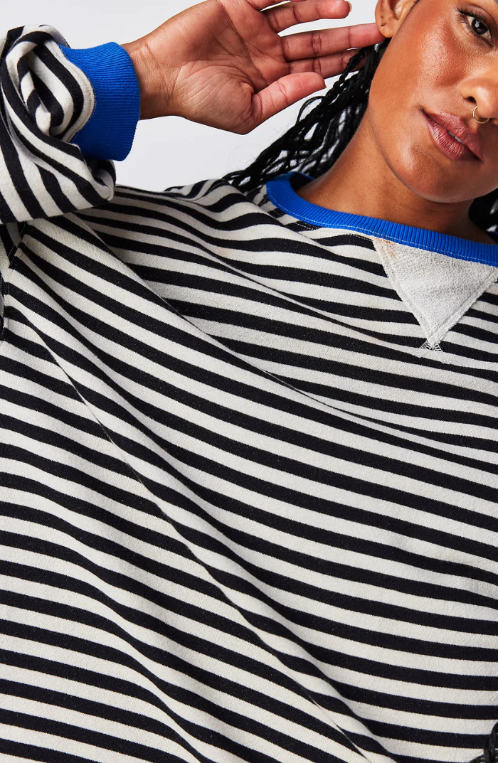Klaudia | Oversize sweter damski w paski - Image 7