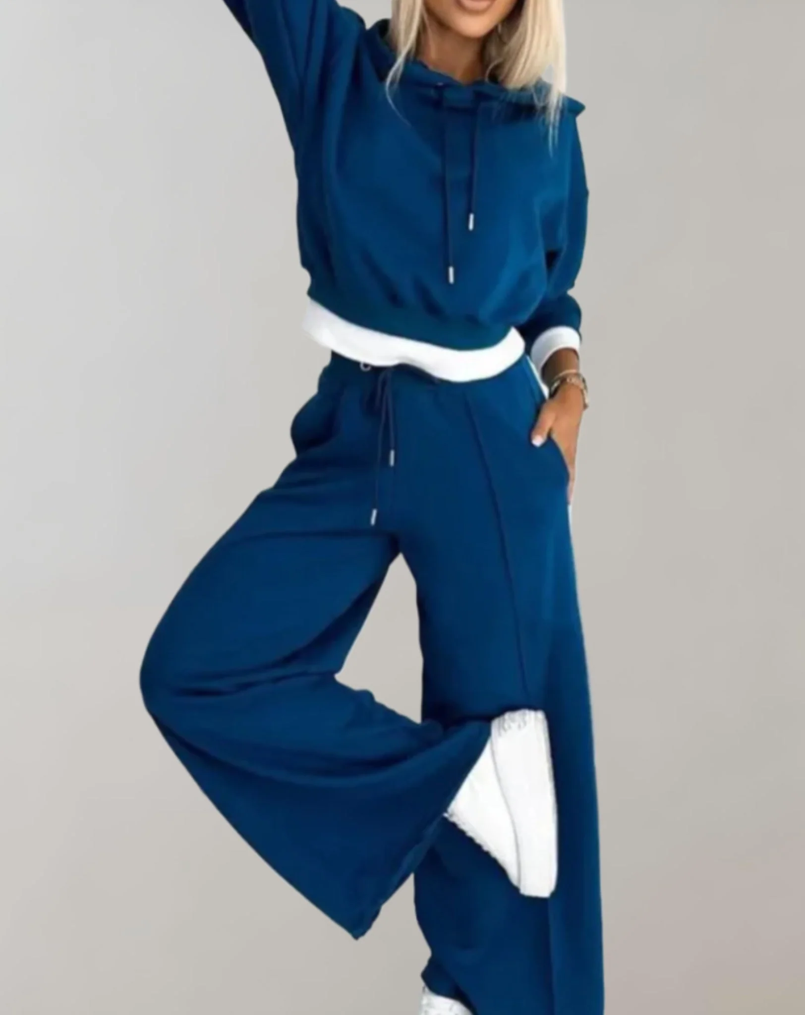 Nina | Dwuczęściowy dres hoodie z szerokimi spodniami damski - Image 4