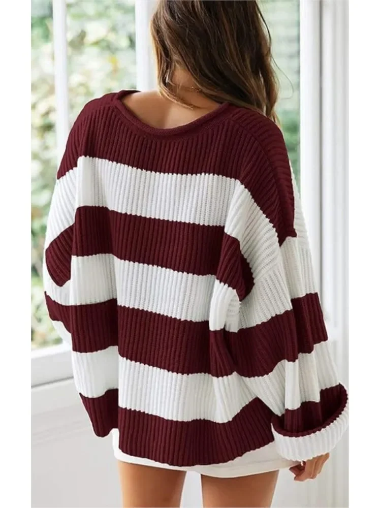 Weronika | Oversize sweter damski w paski - Image 2